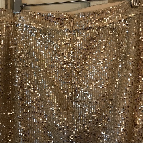 French Connection Women’s Size 10 Gold Sequin Skirt. - Picture 3 of 4